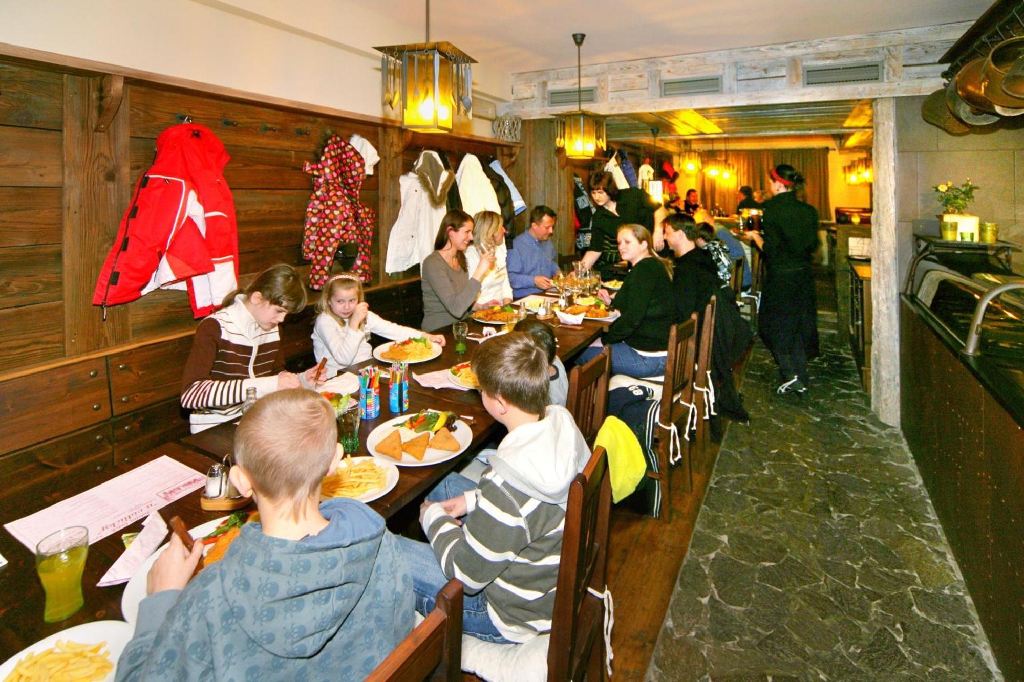Hotel Pizzeria Belmonte Шпіндлерув-Млин Екстер'єр фото