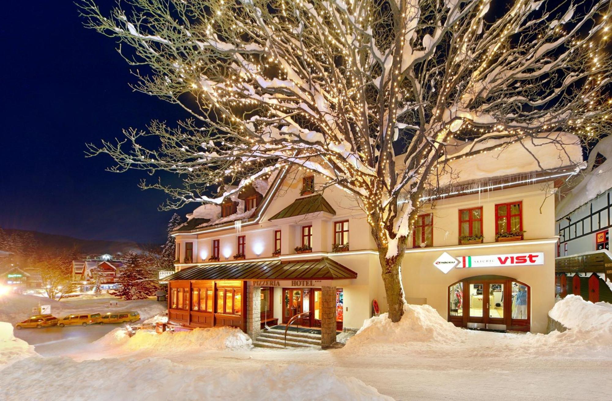 Hotel Pizzeria Belmonte Шпіндлерув-Млин Екстер'єр фото